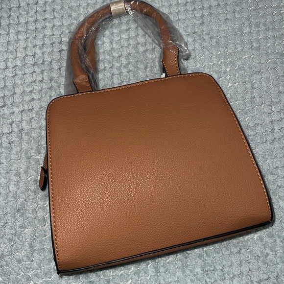 Small Vegan Leather Purse New in Packaging - Picture 4 of 10